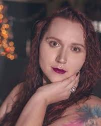 Leighann Maxwell's Instagram, Twitter & Facebook