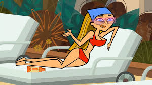 There is a very very short cast list. The Many Outfits Of Lindsay Totaldrama