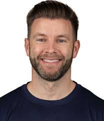 Justin Waters's Instagram, Twitter & Facebook