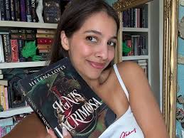 Escritora roraimense fecha contrato para publicar livro pela editora de  Clarice Lispector