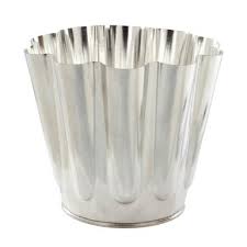 Moule à gâteau, blanc cassé11 cm. Moule A Gateau Battu En Fer Blanc 16 Cm 8 10 Parts Matfer Alice Delice