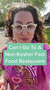 Replying to @cassmarizu there aren’t any big kosher fast food chains,  though there are a few kosher McDonalds (mainly in Israel), also many  Krispy Kremes and Dunkin Donuts that are kosher in the US ...