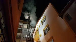 Kocaeli'nin i̇zmit ve derince ilçelerinde iki evde çıkan yangın itfaiye ekiplerince söndürüldü. Kocaeli Nin Iki Ilcesinde Ev Yangini Son Dakika Haberleri