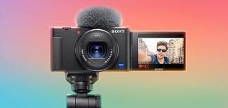 Dacă intenționezi să filmezi vloguri, alege o cameră pe care o poți monta pe diferite platforme. Echipament De Vlogging Pentru Incepatori Pe Youtube Cu Ce Incepi