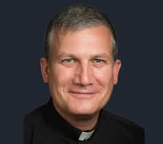 We deliver life-saving first aid kits to the frontlines. Help us save  Ukrainian lives.