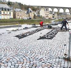 Un parterre irreproachable en beauté et qualité, inalterable dans le temps. Le Telegramme Dinan Port La Pose Des Paves A Debute Reouverture Le 7 Mars