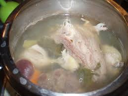 Quando la carne sarà cotta, filtrate. Il Brodo Con La Pentola A Pressione Lacucinapettegolina