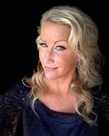 Holly Engel's Instagram, Twitter & Facebook