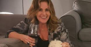 Jun 28, 2021 · nanda está no quinto mês de gestação de duas meninas. Renata Ceribelli Relembra Foto Do Aniversario De 15 Anos A Moda Era Usar Cabelos Frisados Mais Novela