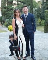 Leo messi y antonella roccuzzo se casarán en argentina en el 2017. Barcatimes On Twitter A Rocuzzo Antonella Rocuzzo On Instagram Someone Wanted To Appear In The Picture As Well