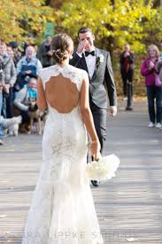 22 Grooms React To Seeing Their Sweethearts For The First Time Wedding First Look Wedding Photos Groom Reaction