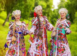 Для этого нужно пройти по ссылке и нажать кнопку сохранить. Slavyane Otmechayut Den Druzhby I Edineniya
