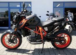 Gebrauchte Ktm 690 Duke R Abs Modell 2017 Erstzulassung 2017 4300 Km Preis 7 990 01 Eur Aus Rheinland Pfalz Ktm Ktm 690 Rheinland