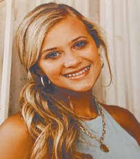 Gena Hopper's Instagram, Twitter & Facebook