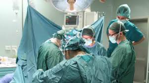 L'appendicite aiguë et la péritonite sont deux urgences médicales qui requièrent une intervention chirurgicale. Bambino Operato Dal Padre Per Una Peritonite Grave A Imperia Senza Dover Essere Trasferito Al Gaslini Riviera24