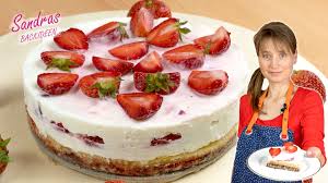 Mehl, kakaopulver und geriebenes schwarzbrot mit backpulver mischen und vorsichtig unterheben. Erdbeertorte Mit Quarkcreme Und Keksboden Sandras Backideen