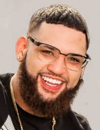 Robert Aponte's Instagram, Twitter & Facebook