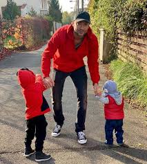 Adela popescu și soțul ei, radu vâlcan, au deja doi copii, pe alexandru, născut în 2016, și andrei, născut în 2018. Koqhdnrer8xj6m