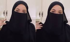 Fesyen seluar neelofa dikritik netizen, nampak v shape. Neelofa Tak Pakai Seluar Dalam