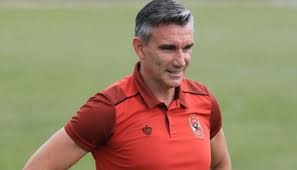 قرّر الفرنسي باتريس كارتيرون مدرب فريق الزمالك المصري لكرة القدم وأبلغ كارتيرون مسؤولي الزمالك أن نيته في الرحيل سببها وجود عرض آخر لديه، وأنه يرغب في الخروج من مصر. Ø±Ø³Ù…ÙŠØ§ ÙƒØ§Ø±ØªÙŠØ±ÙˆÙ† ÙŠØ®Ù„Ù Ù…ÙŠØªØ´Ùˆ ÙÙŠ Ù‚ÙŠØ§Ø¯Ø© Ø§Ù„Ø²Ù…Ø§Ù„Ùƒ