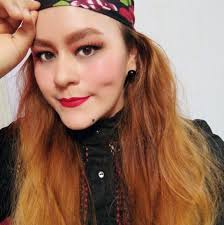 Lectores 📚😀 ¿con qué libro están comenzando el año? 📖🤔