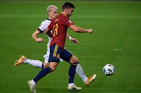 Die voetballen bij een club die uit spanje komt , maar er zijn ook hele goede spelers waarvan ze ook uit spanje komen. Psv Back Max Opgeslokt Door Spanje Uitblinker Torres Was Als Een Cycloon Voetbalprimeur Nl