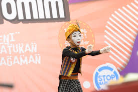 Maybe you would like to learn more about one of these? Https Www Kemdikbud Go Id Main Blog 2019 09 Belajar Berimajinasi Dan Fokus Dengan Pantomim