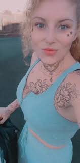 Levi Rose Muir (@levirosemuir)