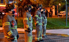 Bomberos atendieron 35 incendios y 14 emergencias médicas en lima y callao durante año en diálogo con rpp noticias, el jefe departamental del cuerpo general de bomberos para lima y. Noticias Sobre Reclamos De Bomberos Voluntarios Por Vacunas Diario Democracia