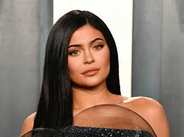 Celebrities without makeup kylie jenner instagram brows jenner freckles kylie j hair beauty jenner outfits. Kylie Jenner Dethroned As Highest Paid Celebrity On Instagram By This Actor Find Out Who Pinkvilla