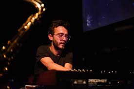 Moonatic: Una experiencia íntima e hipnótica — IBERO 90.9