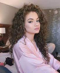 Hot And Trendy Long Curly Hairstyles For Women To Consider This Year Styles Prime Hair Styles Curly Hair Styles Long Curly Hair