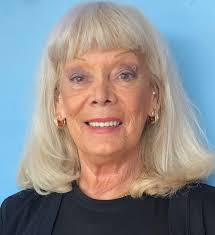 Linda Manke's Instagram, Twitter & Facebook