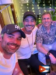 Para los que recordaron que a la misma vez que ponían la Esclava Isaura...  en otro canal ponian esta novela...El árabe...el amor entre Amed Ben Hasam  y Diana Mayo....les dejo estas imagenes