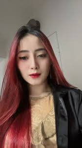 Justine Joyce's Instagram, Twitter & Facebook