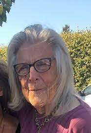 Mavis Drake's Instagram, Twitter & Facebook