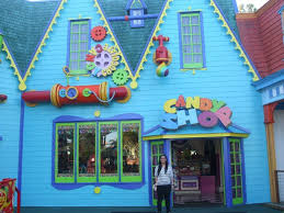 Candy Shopping At Dreamworld Theme Park Nz Travel Theme Park Candy Shop