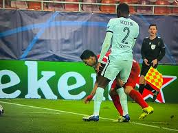Rudiger vs suarez endless fighting. Shithouse Of The Week Luis Suarez At It Again With Sly Pinch On Antonio Rudiger Who Ate All The Pies