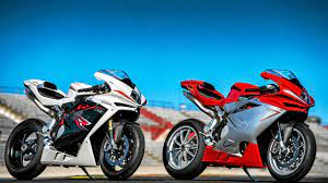 It was the motorcycle that launched the resurrection of the brand in 1998. Mv Agusta F4 Und F4 Rr Im Test Motorradonline De