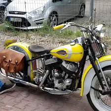 Epingle Sur Le Coin Des Motards Et Hot Rod Streatozone