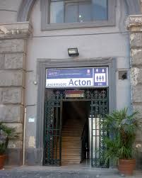 You'll find a switch that activates the elevator.: File Ascensore Acton 9 Jpg Wikimedia Commons
