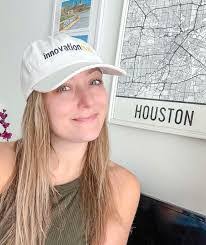 Kim Padgett's Instagram, Twitter & Facebook