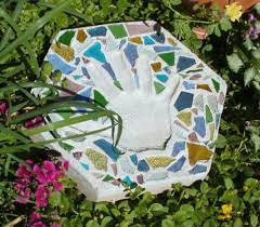 Learn How To Make Your Own Stepping Stones It S An Easy Craft For Kids And Adults And The Results A Garden Stones Stepping Stones Kids Garden Stepping Stones