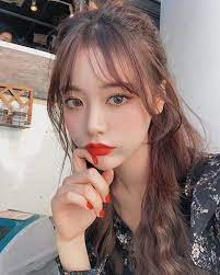 Nếu chọn cho mình kiểu tóc này, bạn có thể kết hợp với phần thân tóc uốn lọn nhỏ ở đuôi để có một mái tóc thật ấn tượng, nữ. Nhá»¯ng Kiá»ƒu Toc Buá»™c Ná»­a Ä'áº§u Ä'áº¹p Khong Thá»­ Thi Phi Toc Giáº£ Luxy