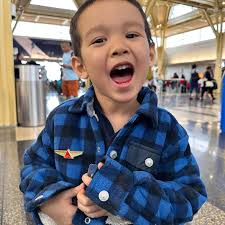 Central Perk Coffeehouse, the world's first-ever permanent 'Friends'-themed  café, opened in Boston TODAY ☕️ Honor Matthew Perry with an exclusive  Chandler Bing sleeve today only. See more details 👇  https://www.thebostoncalendar.com/events/central ...