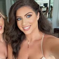 Eunice Gomez's Instagram, Twitter & Facebook