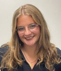 Christina Knott's Instagram, Twitter & Facebook