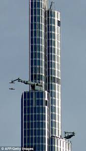 Therefore, it may come as quite a shock to learn that there are still skyscraper window washers in kansas city who do not feel that they need to wear helmets to. Brave Window Cleaners Take On The Challenge Of The World S Tallest Skyscraper Dubai S Burj Khalifa Daily Mail Online