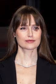 Amanda Dunne's Instagram, Twitter & Facebook