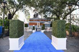 kevin hart designed a customized tiny house and you can stay there tiny house house design